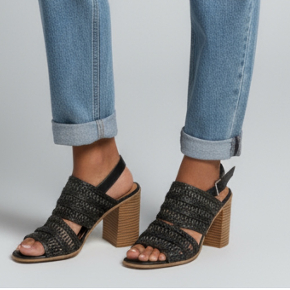 DV by Dolce Vita Black Sandals with Perforated size 7 Design